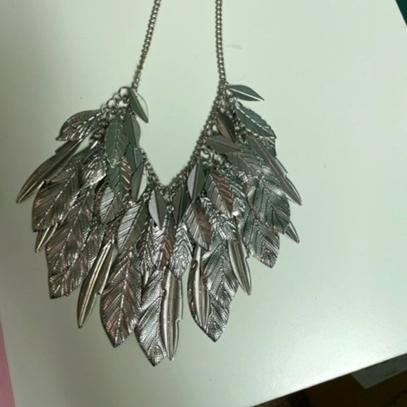 Layered Leaf Necklace - Picture 1 of 2